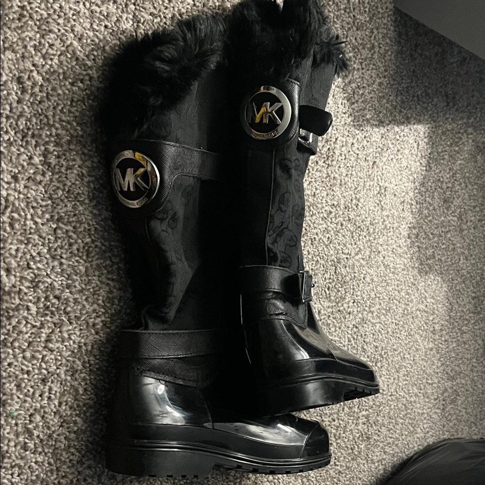 Michael Kors Black Winter Boots with Fur Trim